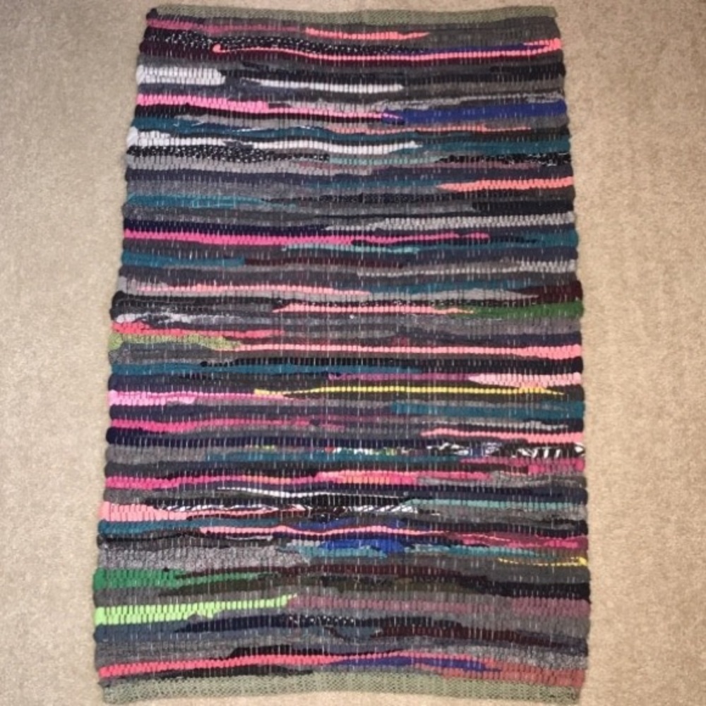 UNIQUE CARPET